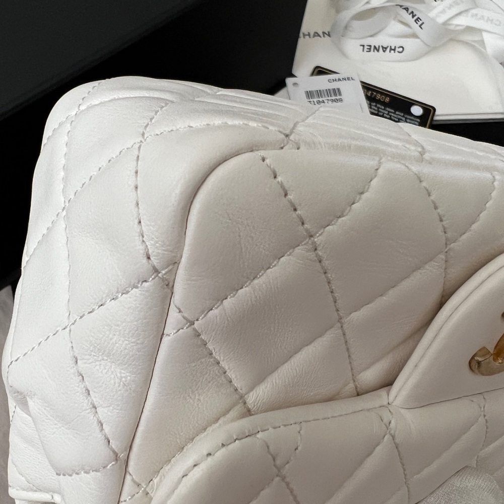 Auth Chanel White Pearl Crush Mini Square - Lambskin w/ Aged Gold Hardware - Picture 12 of 16